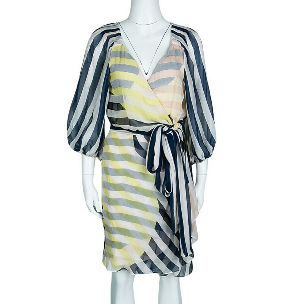 BNWT Diane Von Furstenberg Brand new silk rap dress WITH LONG SLEEVES